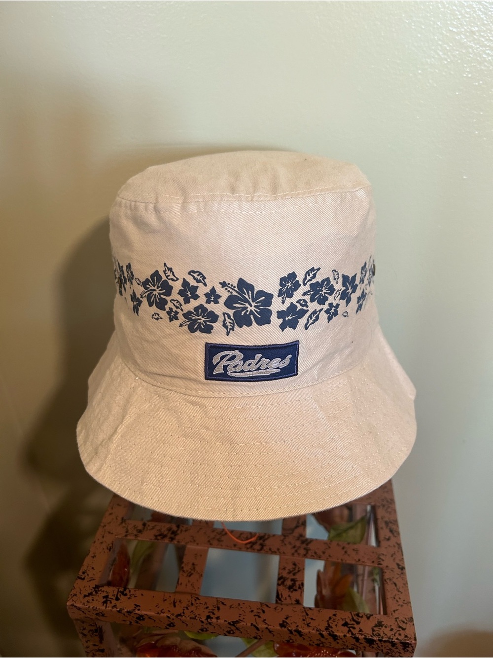 San Diego Padres Toyota Bucket Hat SGA MLB Baseball Floral Hawaiian Beige Khaki